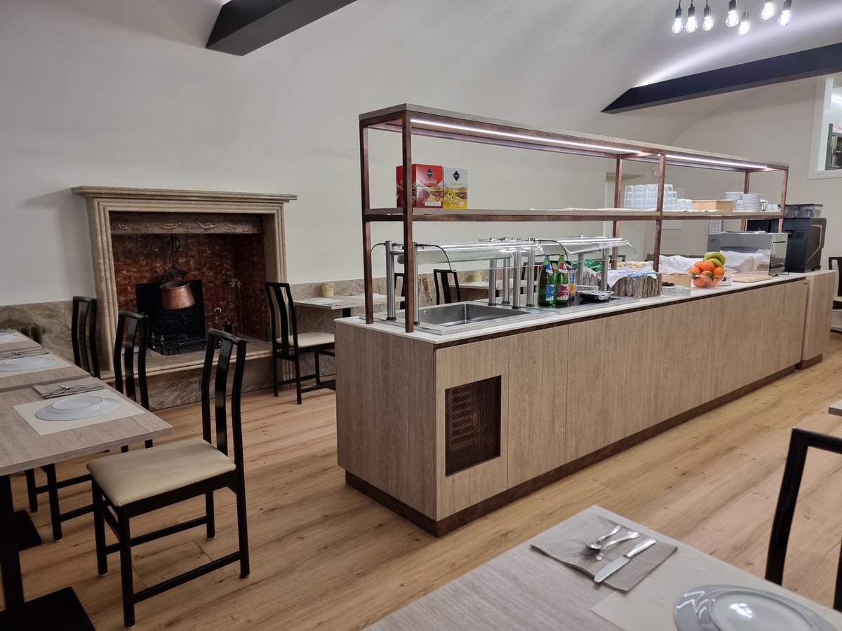 cerettiarredam's tweet photo. NUOVA REALIZZAZIONE
Sala colazioni con isola centrale presso l'hotel HCG a Salò https://t.co/e7XzXuDMir