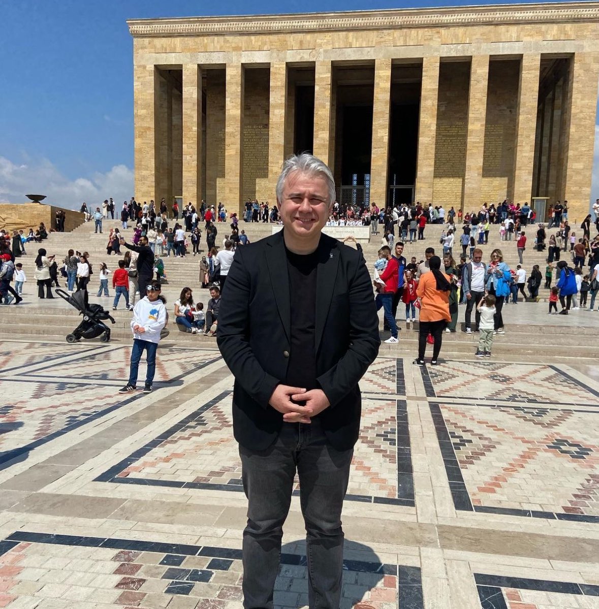 SyhPaltoluAdam's tweet photo. Şerefiyle, Onuruyla mücadele veren avukatlarımızın  bu özel gününde #AvukatlarGünü 'nde selam olsun en şereflisine.

@sedat_peker @ersanbarkinn 
#SedatPeker https://t.co/zpRgx3O9jM