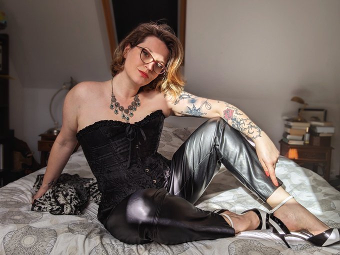 En live aujourd'hui  Sur @Compte_VTC_Off https://t.co/wftp3oxBn4<a class="tags" target="_blank" title="On Twitter" href="/?out=eyJ0eXAiOiJKV1QiLCJhbGciOiJIUzUxMiJ9.eyJpYXQiOjE3MjQ4ODU4MTEsImlzcyI6InR3cG9ybnN0YXJzLmNvbSIsIm5iZiI6MTcyNDg4NTgxMSwiZXhwIjoxNzU2NDIxODExLCJyZWRpcmVjdF91cmwiOiJodHRwczovL3R3aXR0ZXIuY29tL0NvbXB0ZV9WVENfT2ZmIn0.sw_GwRfQwVecOfC05UyiibMcGE46e_LogNpXnm_rsXiTzZ5WWdxXCUXS-OoEezBcfpYB1HuaomGuIpLO4FaGCA">@Compte_VTC_Off</a><a href="/tag/throne"class="tags"><span>#throne</span></a><a href="/tag/wishlist"class="tags"><span>#wishlist</span></a>