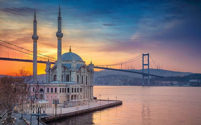 Tüm İslam aleminin Kadir Gecesi mübarek olsun. Bin aydan daha hayırlı olduğu müjdelenen bu gecenin tüm insanlığa sağlık, mutluluk ve huzur getirmesini dileriz. 🙏