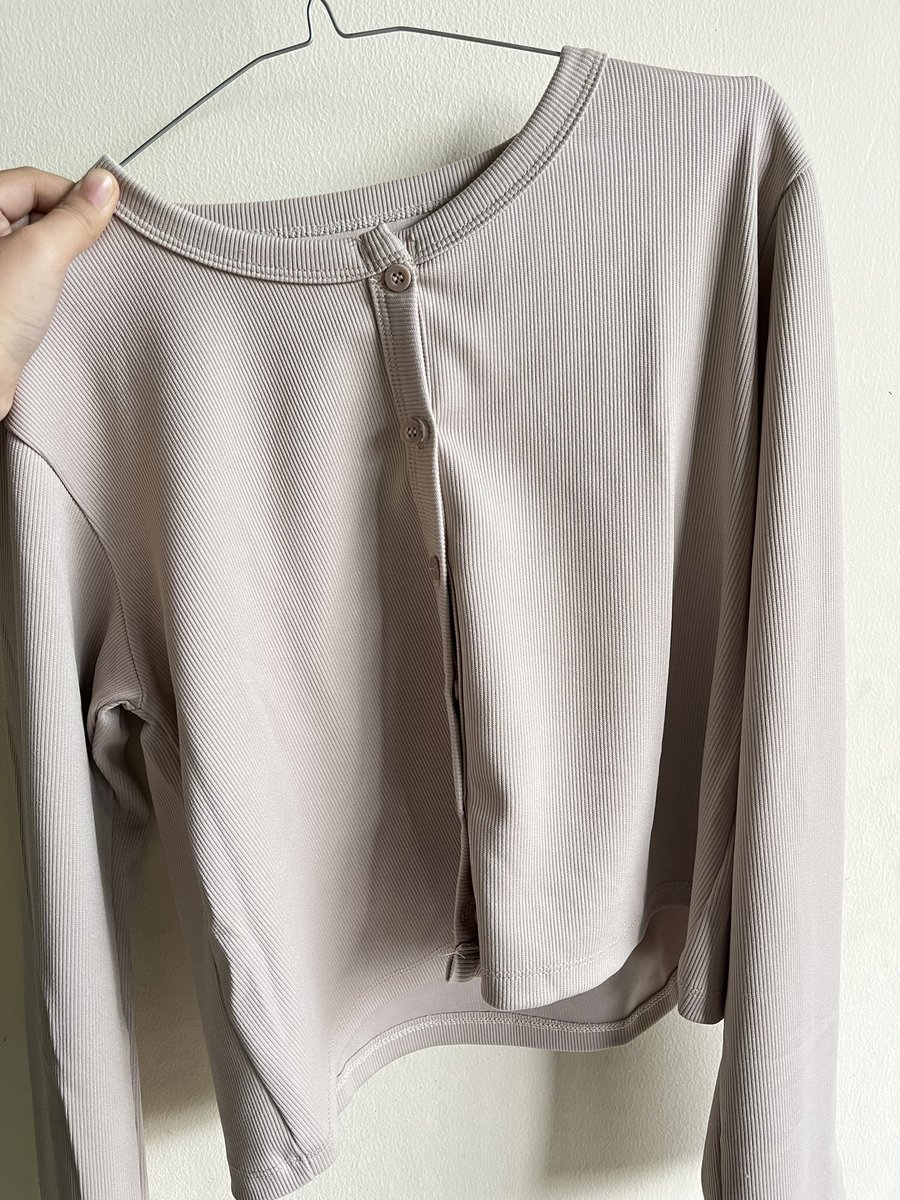 bluesmilky's tweet image. finally nemu bahan cardigan yang selama ini aku cari2 yaituu ✨KNIT✨ karena belum nemuin cardi rajut yang cocok &amp;amp; nemu cardigan knit murcee ini.