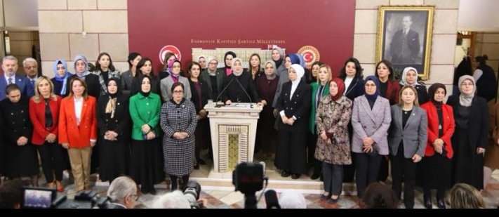 🇹🇷AİLEYİ KORUMA FEDERASYONU🇹🇷 (@suncicengiz) on Twitter photo 6284 
Ailedeki Ahlaki çöküşü ;
GENÇ EVLİLERE, 
İFTİRA, YALAN BEYAN 
UZAKLASTIRMA
SURESIZ NAFAKA 
LGBT 
İmza atan Özlem Zengin 
GELDILER ,YUVALARI DAGITTILAR VE GITILER.....
<a href="/RTErdogan/">Recep Tayyip Erdoğan</a>
<a href="/AvOzlemZengin/">Av. Özlem Zengin 🇹🇷</a> 
<a href="/FatmaSahin/">Fatma Şahin</a> 
<a href="/kademorgtr/">KADEM</a> 
<a href="/EmineErdogan/">Emine Erdoğan</a> 6284 
Ailedeki Ahlaki çöküşü ;
GENÇ EVLİLERE, 
İFTİRA, YALAN BEYAN 
UZAKLASTIRMA
SURESIZ NAFAKA 
LGBT 
İmza atan Özlem Zengin 
GELDILER ,YUVALARI DAGITTILAR VE GITILER.....
<a href="/RTErdogan/">Recep Tayyip Erdoğan</a>
<a href="/AvOzlemZengin/">Av. Özlem Zengin 🇹🇷</a> 
<a href="/FatmaSahin/">Fatma Şahin</a> 
<a href="/kademorgtr/">KADEM</a> 
<a href="/EmineErdogan/">Emine Erdoğan</a>