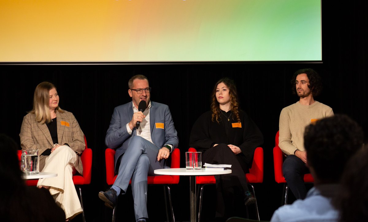 Valerie Schmid tweet media