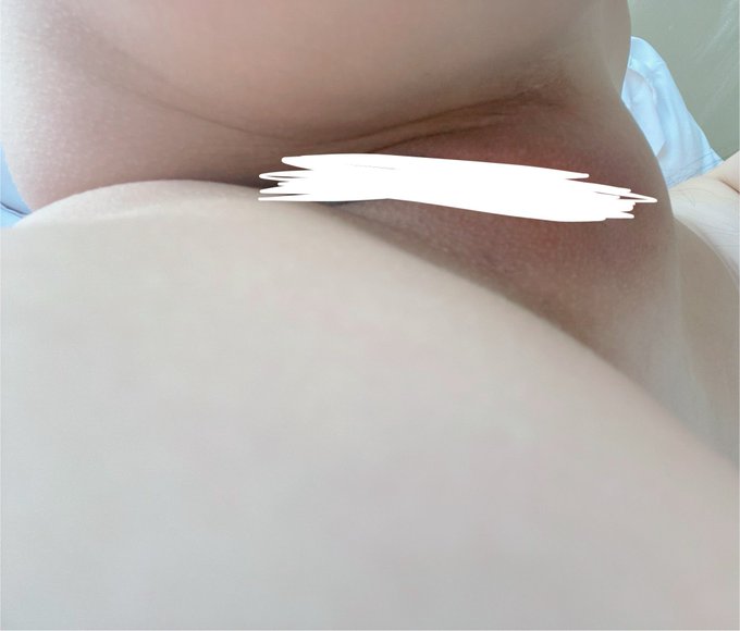 寝起き❤️ Just woke up🤭 https://t.co/jWe0ktHnAC