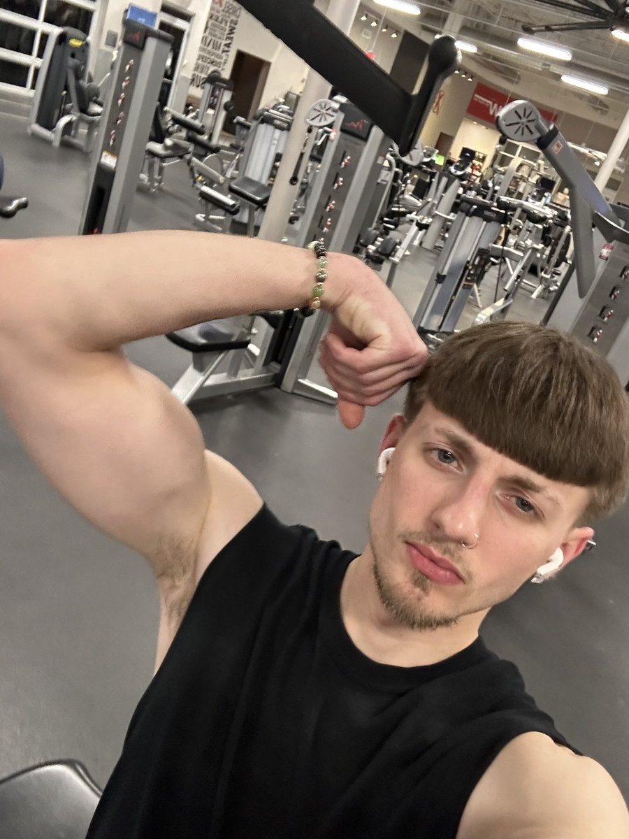 SMASHNOAH69's tweet photo. 💪🏼💪🏼 https://t.co/FCxO9NP88L