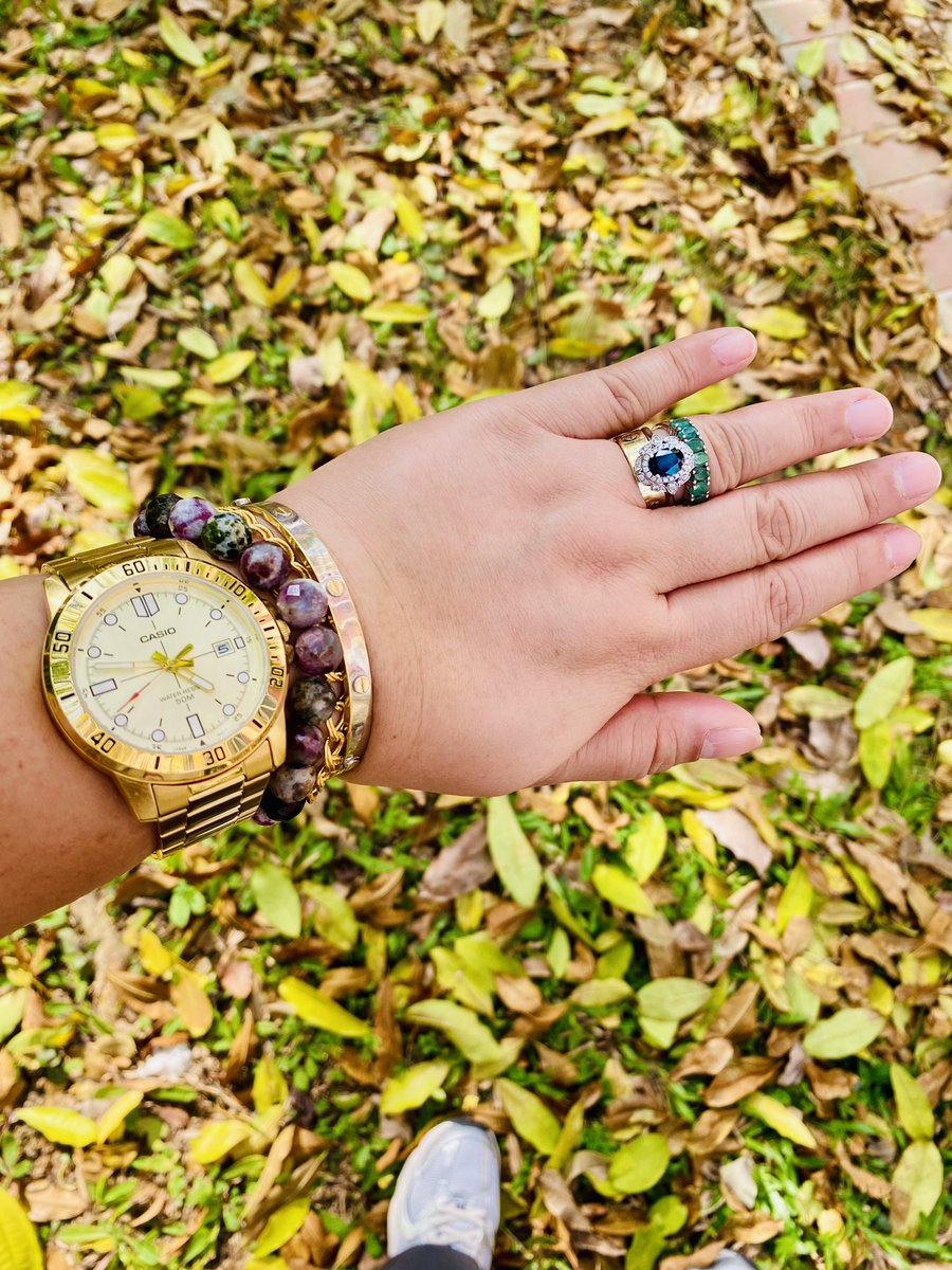 kayelazo's tweet image. #timecheck #happyfriday