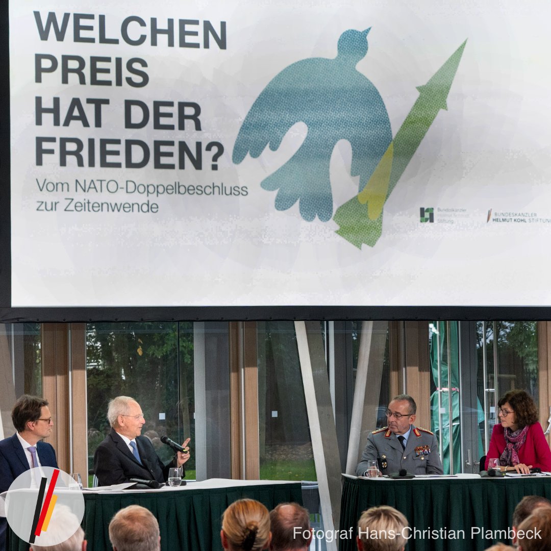 Das Verhältnis Deutschlands zur @NATO spielte u.a. beim Regierungswechsel von Helmut Schmidt zu #HelmutKohl eine zentrale Rolle. Wie Wolfgang #Schäuble die Frage 'Welchen Preis hat der Frieden' vor einem halben Jahr beantwortete, steht hier: bundesstiftung-helmut-kohl.de/aktuelles/deta… #NATO75