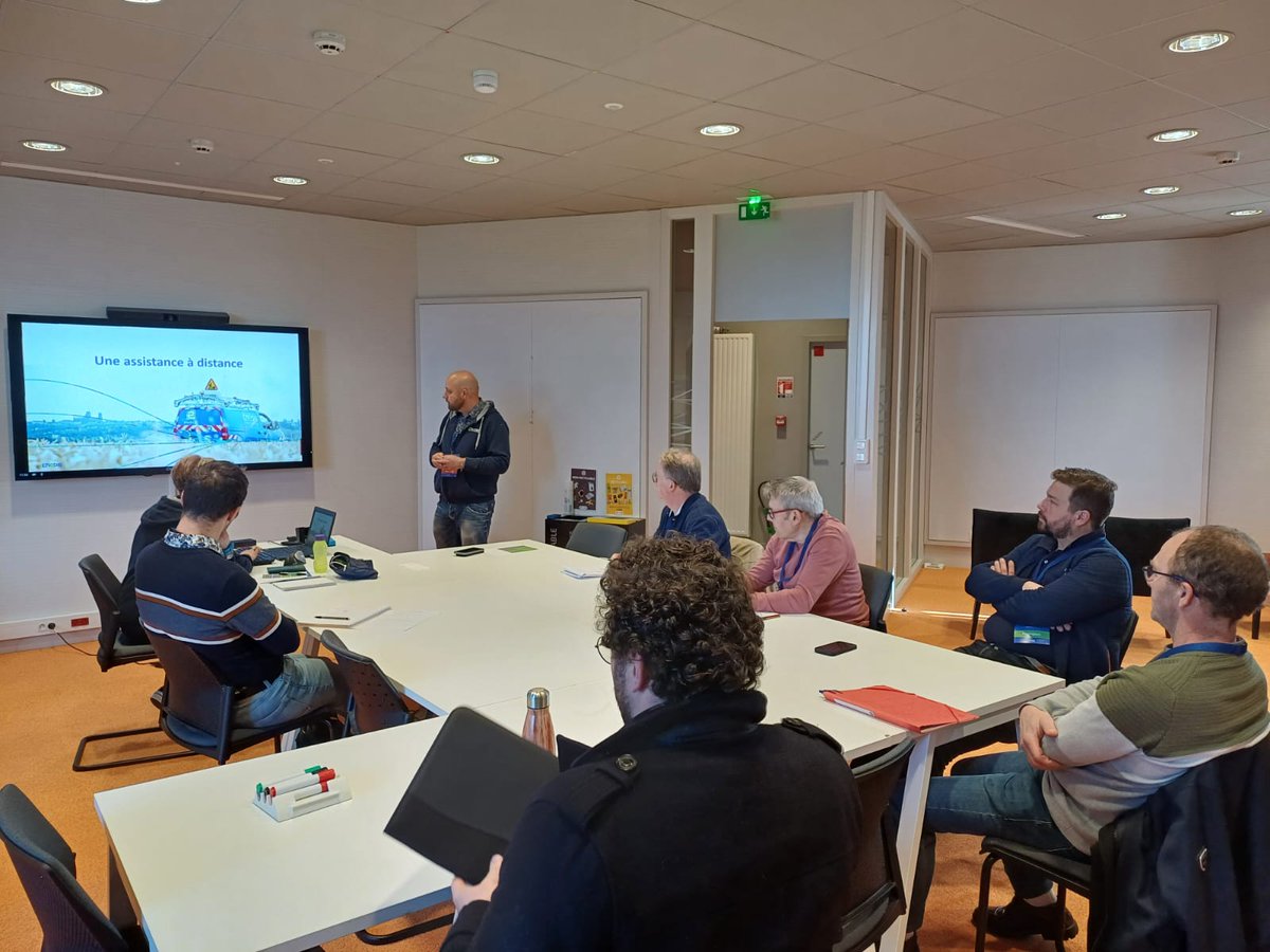 enedis_bretagne's tweet image. 📊✨Retour sur le #DataDays ! Un événement dédié à la #Donnée où nos clients ont rencontré leurs interlocuteurs privilégiés pour explorer ses usages.
De la plénière inspirante aux ateliers enrichissants, nous avons dessiné ensemble le futur de la donnée chez @enedis en #Bretagne.