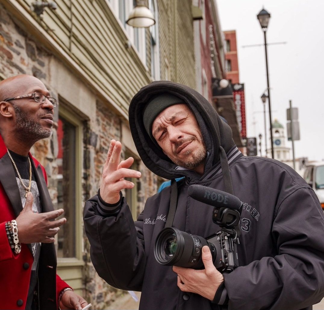 Chopping it up with @shotbysolo new video on the horizon!!
photo by: @tungztwisted 
#BlakeSavage #OfficialBruckage