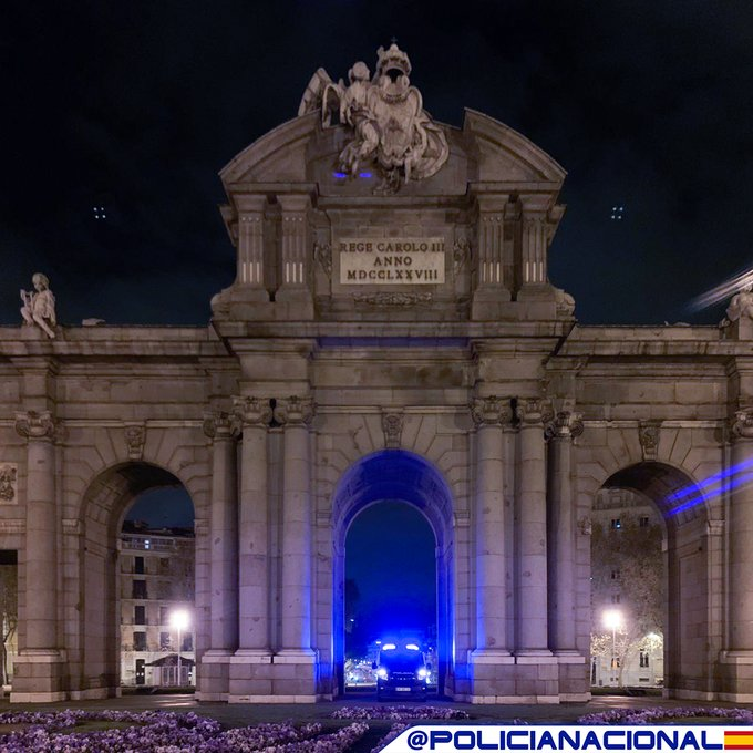 Iluminando de azul las calles de tu ciudad damos paso a nuestro turno de #noche🌛 Descansa, nosotros nos encargamos de tu #seguridad🚔 #BuenasNoches