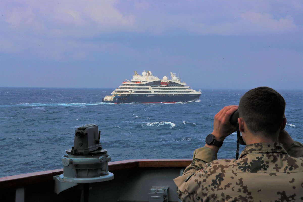 Seit dem letzten Auslaufen aus Dschibuti hat die Fregatte „Hessen“ bei der #BundeswehrimEinsatz drei weitere Geleitschutzaufträge durchgeführt. Sie hat dabei drei Frachtschiffe und ein Kreuzfahrtschiff sicher durch das Rote Meer und den Golf von Aden geleitet.