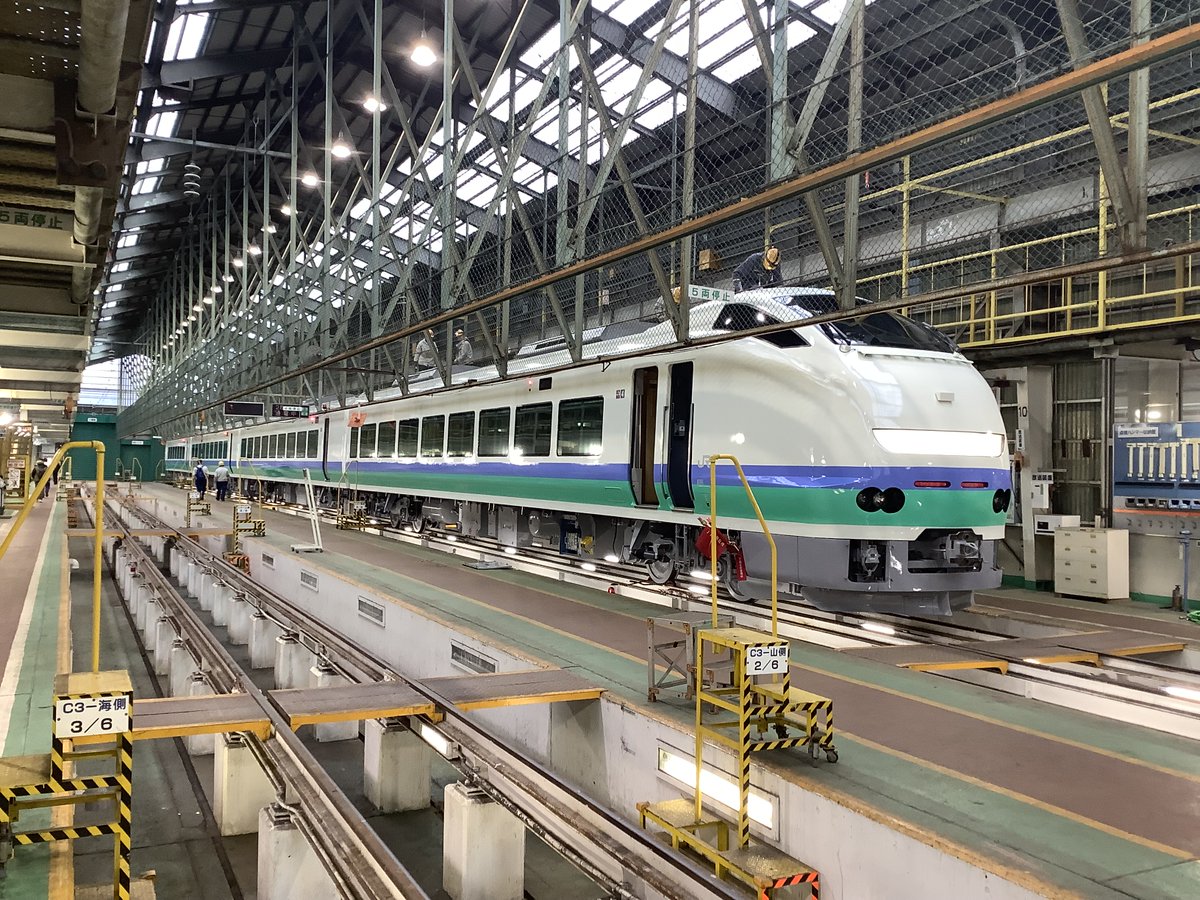 E653系 上沼垂色 塗装完了です／／ 秋田総合車両センターに入場中の