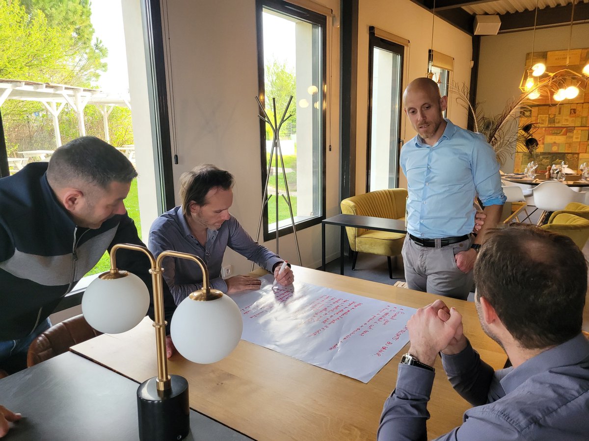 Prodeval_biogas's tweet image. [🌟 Un #teambuilding réussi pour le middle management de PRODEVAL]
Au prpgramme, sensibilisation à l’#intelligencecollective et à l’adaptation au changement
Un grand Merci à la Parenthèse, pour son accueil, à Bernard Anselem et Cédric Hénon de HC Resources pour l'organisation !