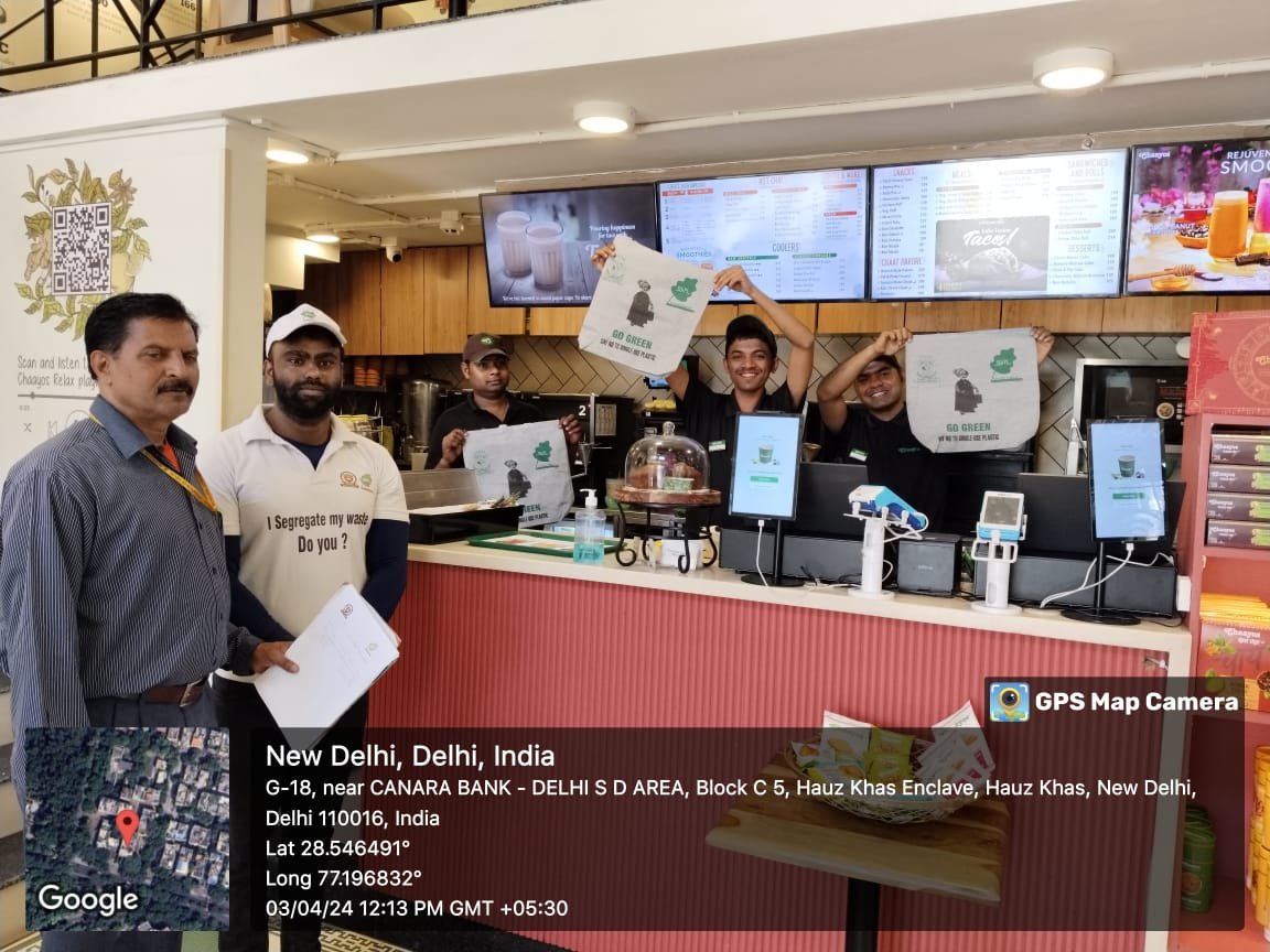 MCD South Zone, SSIPL-IEC-Team under the guidance of @DCSOUTHZONE Conducted an awareness drive among the shopkeepers and visitors of the market on waste segregation at source and Say no to Single use plastic at SDA Market. @LtGovDelhi @OberoiShelly @GyaneshBharti1