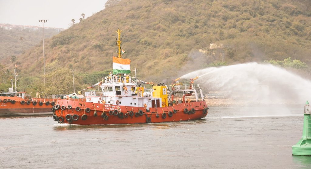 61st #NationalMaritimeDay was celebrated by VPA this morning in a befitting manner. VPA & DCI, Chief Vigilance Officer, Sri P.S.L.Swami, IOFS graced the ocassion as Chief Guest along with Capt. T. Srinivas, Dy.Conservator and other HoD's. Employees, Union Representatives,…