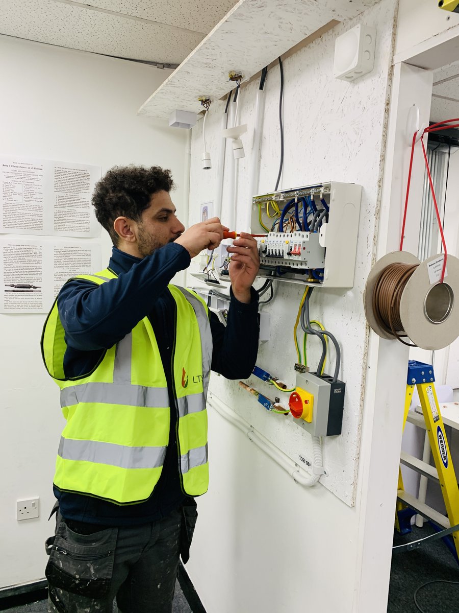 Kickstart your career as a qualified electrician at Learn Trade Skills! Get hands-on training with employment support until you find your first job. 💼💡 

#electrician #explorepage #tutorial #trades #ukelectricians #electriciancourses #learningprograms #skillstraining