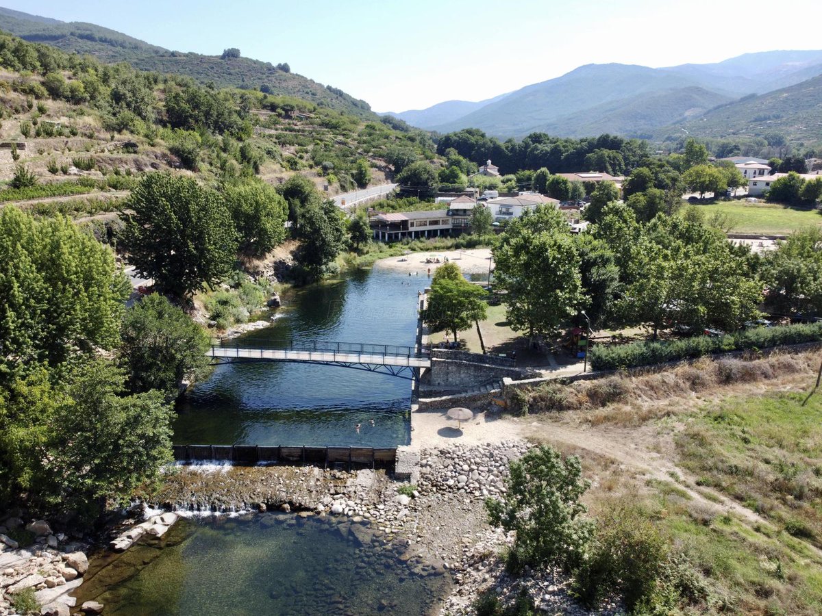 Antes de irte de fin de semana ➡ vota por #CabezuelaDelValle para que sea la #CapitalDelTurismoRural 2024. Es muy sencillo. Puedes votar hasta el 15 de abril y ganar una escapada 👇
escapadarural.com/capital-turism…

@cultura_EXT @Junta_Ex @Turismo_DipCC