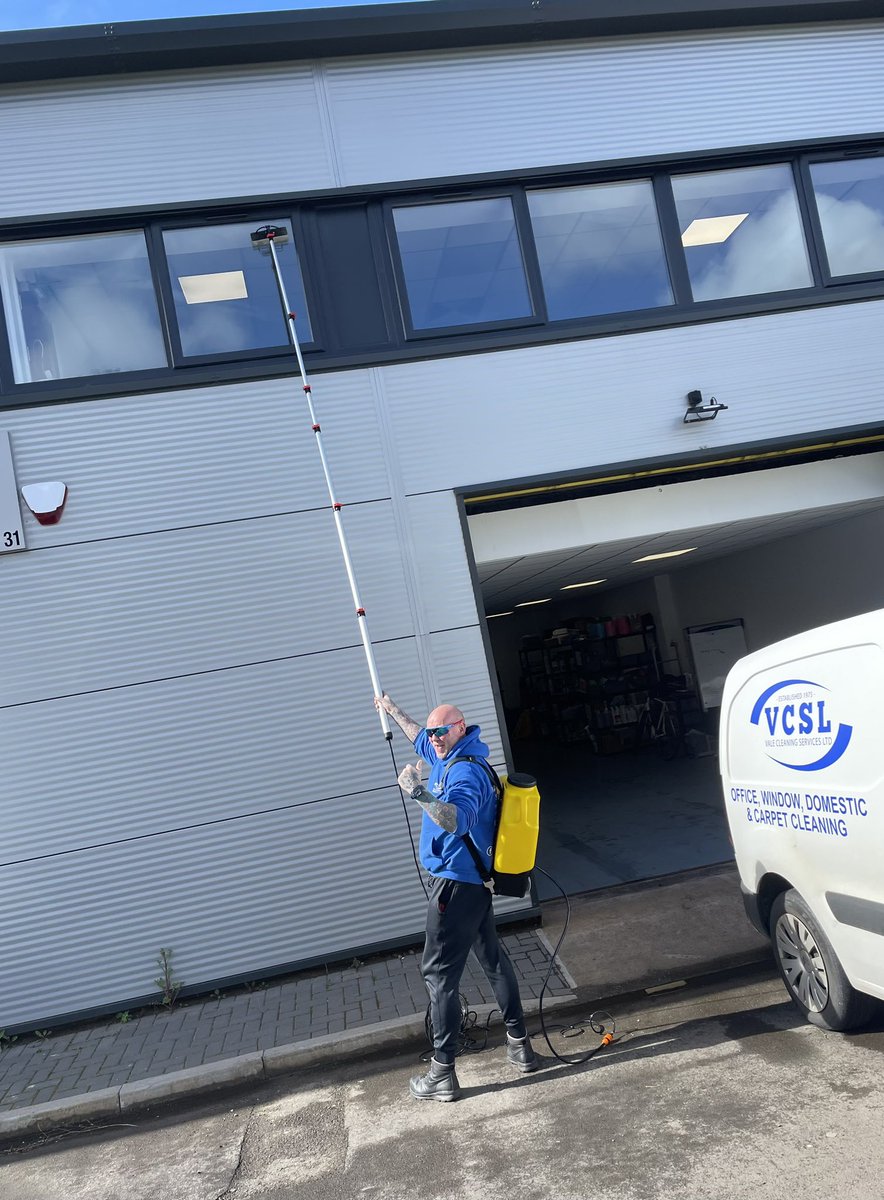 Introuducing our SPARKLING new window cleaning sevice! Don't let dirty windows dim your day, whether it's your home, offices or commercial sites we've got you covered 🌞✨
#newservice #cleaningwindows #brighterdays #windowcleaning #ecofriendly #new #windowcleaningwarehouse