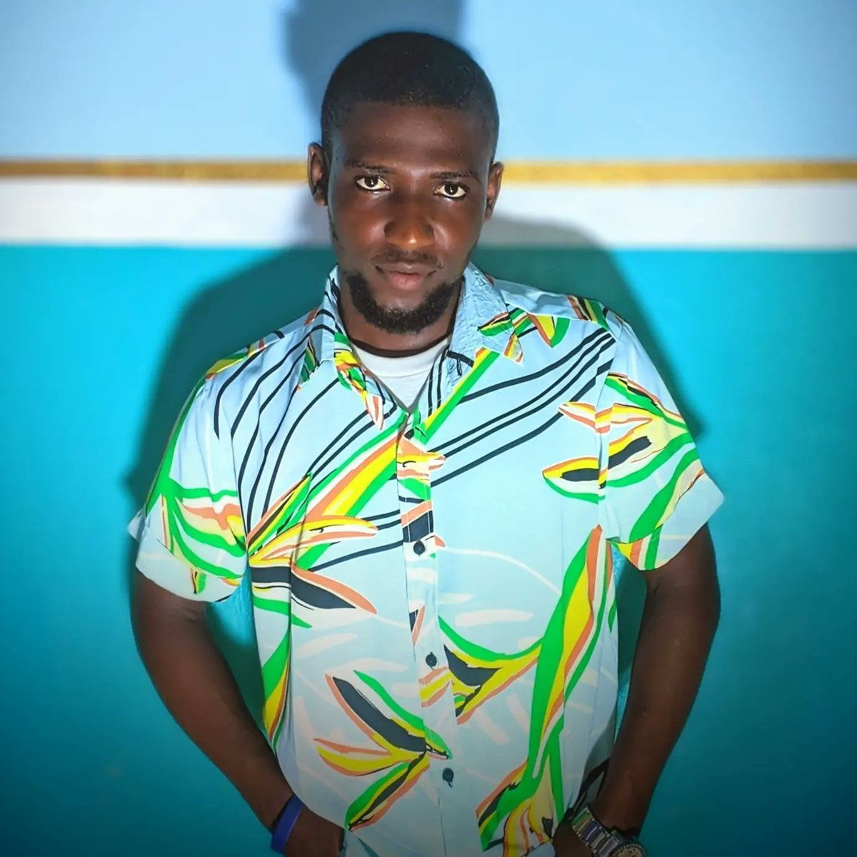 Andyswiftjames's tweet image. Happy birthday to Me