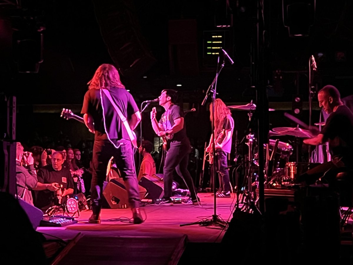 hideindoors's tweet photo. Drove to NJ on a random Thursday like it was the mid-2000’s to see some bands that I like from the mid-2000’s.

As far as nights go, it was a pretty good one. https://t.co/umXkSGQzvz