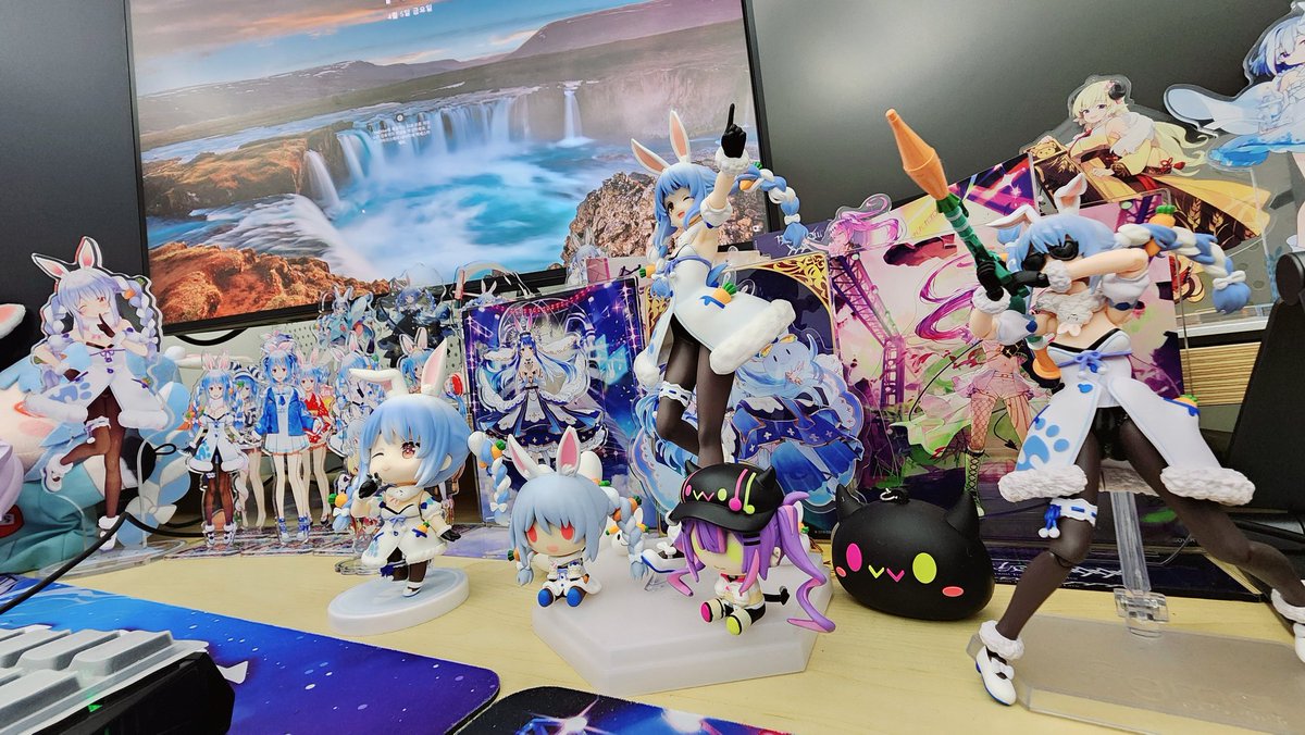 rcrcx2's tweet image. 日本から帰って
デスクアップデート