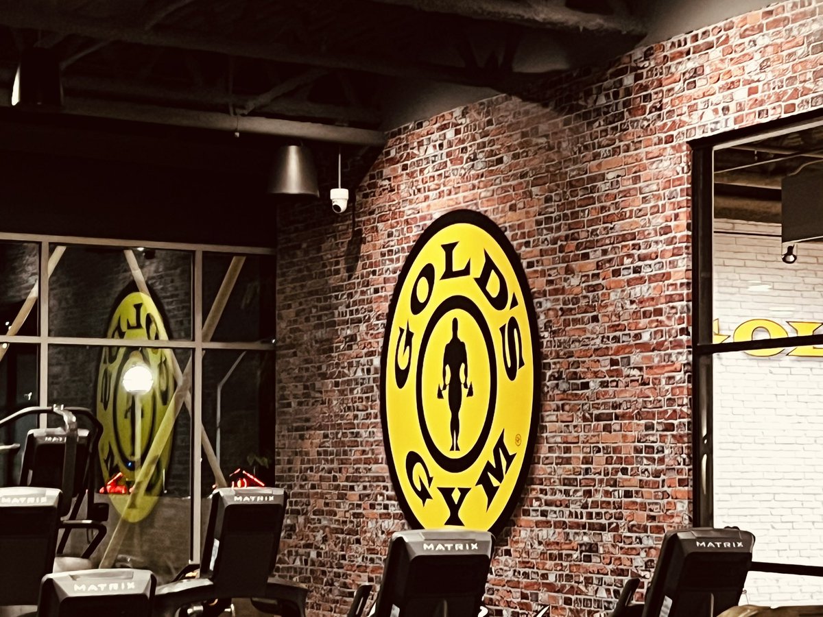 ESQUIREMATT's tweet image. Nice addition at @ThePikeOutlets #downtown Longbeach @GoldsGym @GoldsGymSoCal