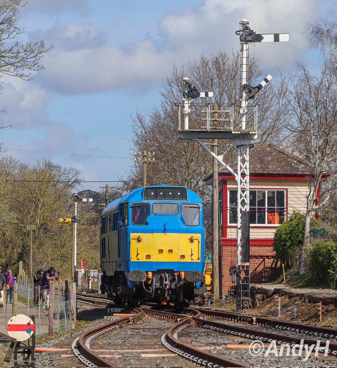 #FrontEndFriday One final 📸 from the @NLRailway last weekend. 31289 was working on the Saturday, sharing the passenger services & doing brake van rides, on the occasion of the southern extension opening. Seen here about to run back into Boughton station. #NLR #Class31 30/3/24