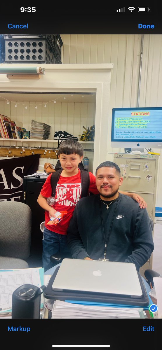 I had a great visit with @WeinertES in Mr. Nava's class. They were hard at work. It didn't take much to convince them to take a picture with their Teacher of the Year. #1Heart1Seguin #ItTakesAVillage #WeShineBrighterTogether