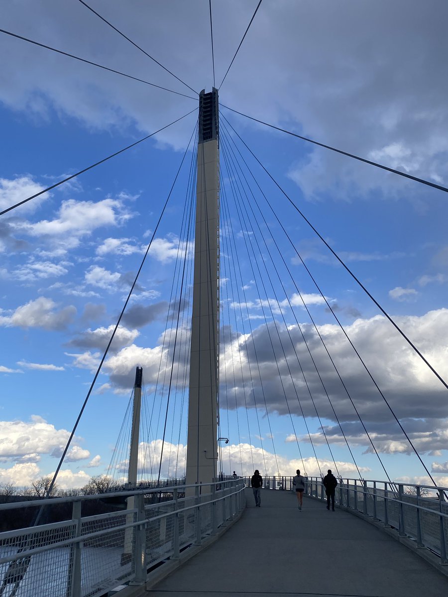 PaleoMoTTU's tweet photo. Fed the alligators with a behind the scenes @OmahaZoo

Walked to Iowa from Nebraska #PedestrianBridge

@arisimpacts #impacts24 #Omaha #ARIS @NSF @TexasTech @MuseumofTTU https://t.co/5I7foFWabL