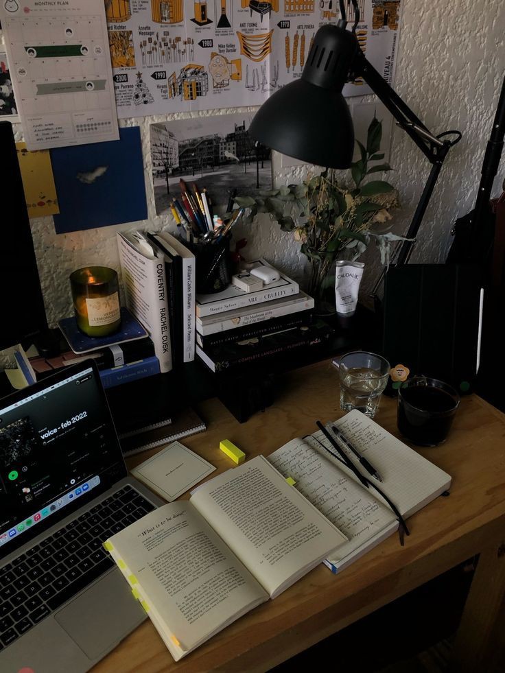 studygogs's tweet image. ⌕ : #studytwt #studytwtbr 

— Eduarda, Duda
— 16y
— 2° ano E.M

🫶🏼: jazz, história, futebol, jogos online, skin care, arte

🤷🏽‍♀️: talvez você veja por aqui resumos muito mal feitos, academia, dicas, alguns surtos e outras aleatoriedades

♡ ou ↺ = moots