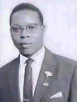 Being Bingu.
Born Ryan Webster Thom, and inspired by the fanned fires of pan-africanism of 1960s he graduated into Bingu wa Mutharika.Dies as Daniel Phiri. He was buried as Ngwazi Professor Bingu wa Mutharika