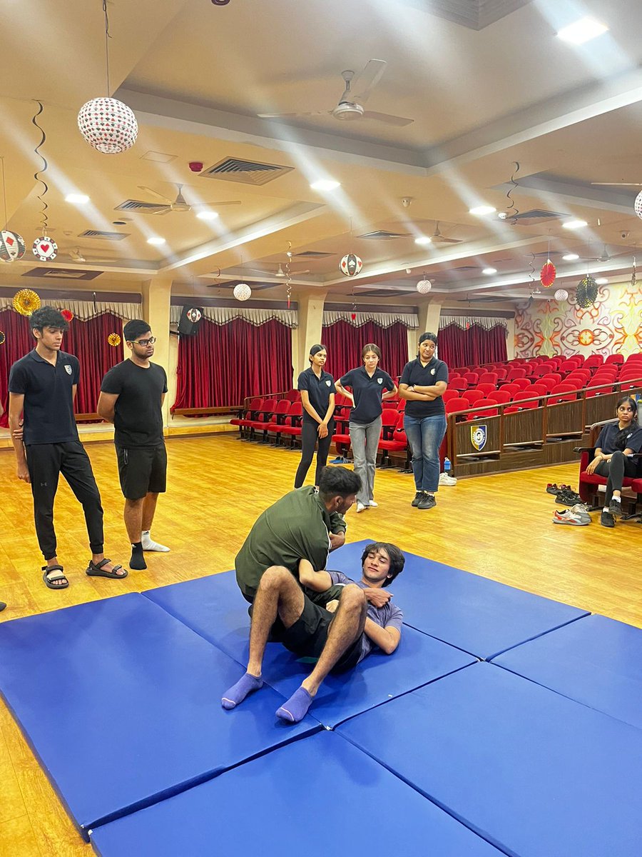 dbismatunga's tweet photo. Empowered and Ready! Our IBDP students wrapped up an invigorating Self-Defense Workshop as part of their life skills journey. From mastering the crucial techniques to boosting confidence, they are equipped to handle any challenge that comes their way! 
#LifeSkills #SelfDefense https://t.co/1XOOIORNNe