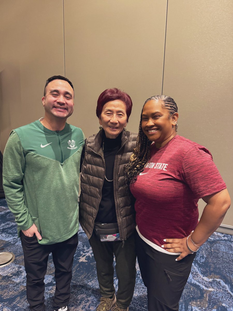 First session I attended in the morning at the convention. My favorite young gal Colleen Matsuhara and friends!!! Great history, advice, and best practices!!! When Coach Mats speaks… I listen and take notes‼️🫶🏽 Great job @Coach_Yang @WBCA1981 @AsianCoaches