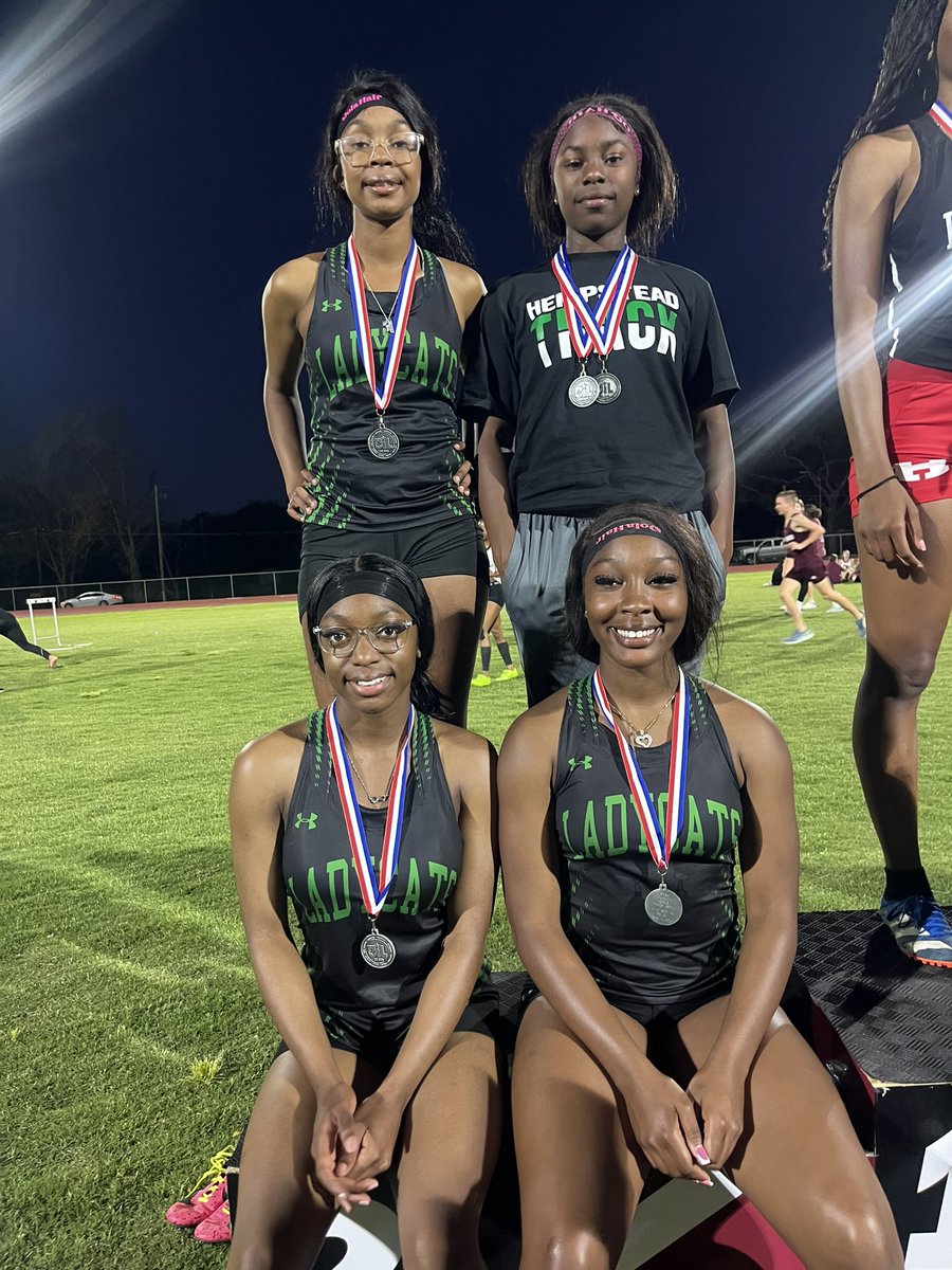 🥈4x200m relay #advancingtoarea