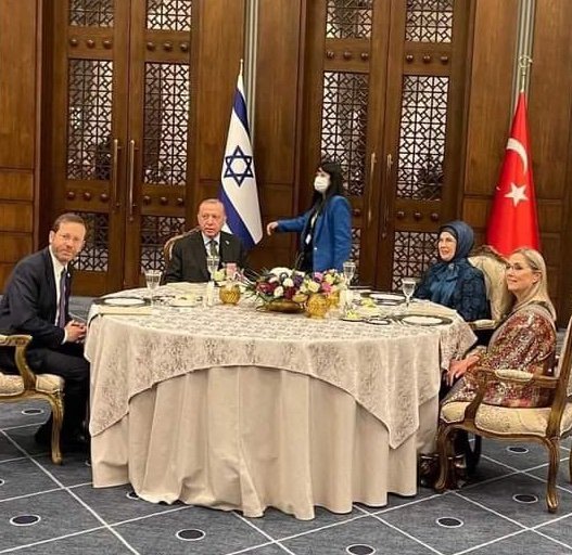 Adıyaman 'ı bile CHP 'ye kaptıracak kadar ne yaşattınız bu millete ⁉️

Kendinize bunu sorabiliyor musunuz ⁉️