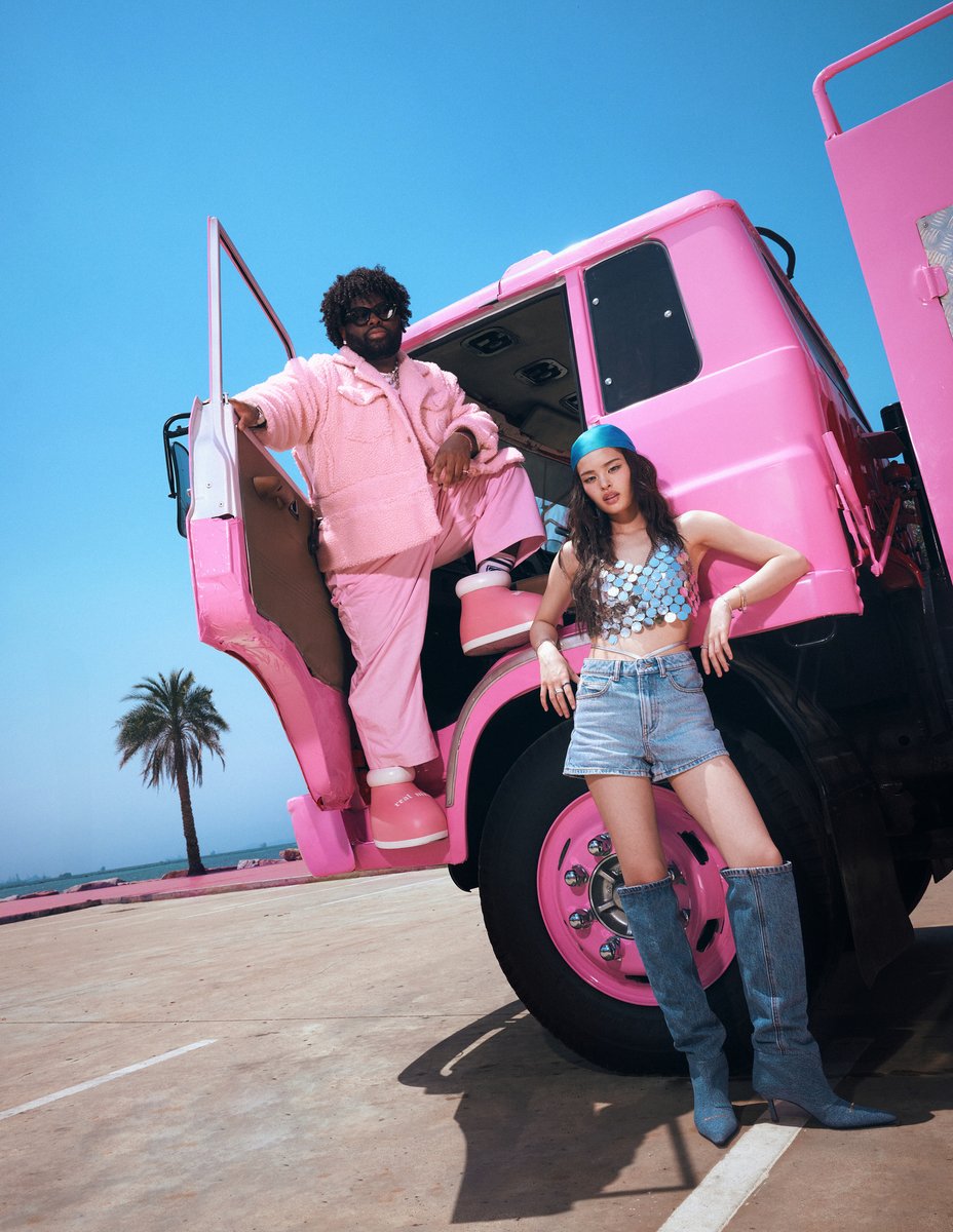 STARSOCIETY_TH's tweet image. “แอลลี่” ดึงศิลปินระดับโลก “Pink Sweat$” ร่วมฟีทเจอริ่งเพลงที่ฮอตที่สุดในหน้าร้อนนี้ “Make It Hot” thestarsociety.com/68006 
#MakeItHot #ALLY #Allynitibhon 
#PinkSweats #แอลลี่ #พิงค์ซเว็ท
#411ent #411Music