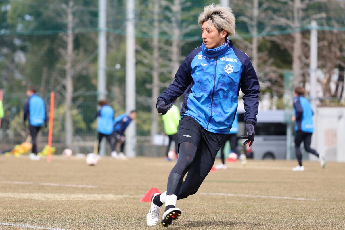 美品　モンテディオ山形　ウィンドブレーカー　トップチーム着用　ペナルティ　M 美品 モンテディオ山形 ウィンドブレーカー トップチーム着用