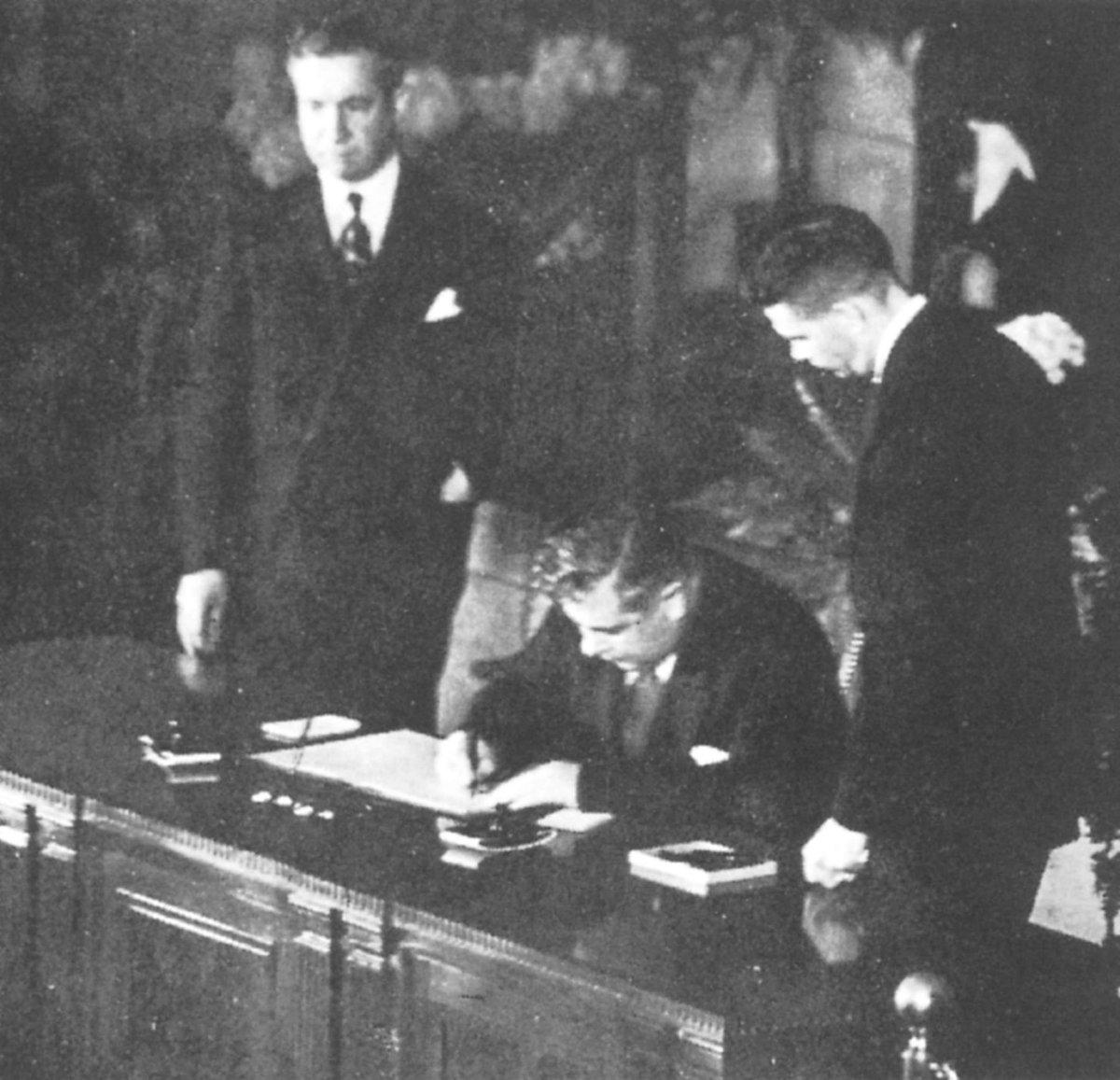 IcelandNATO's tweet image. On 4 April 1949 Iceland was among 12 founding members of #NATO. 

The relevance of NATO for the defence of the Euro-Atlantic area is enduring and resolute. 

Celebrations took place at NATO HQ on the 75th anniversary during a meeting of foreign ministers. 

#1NATO75 #WEARENATO