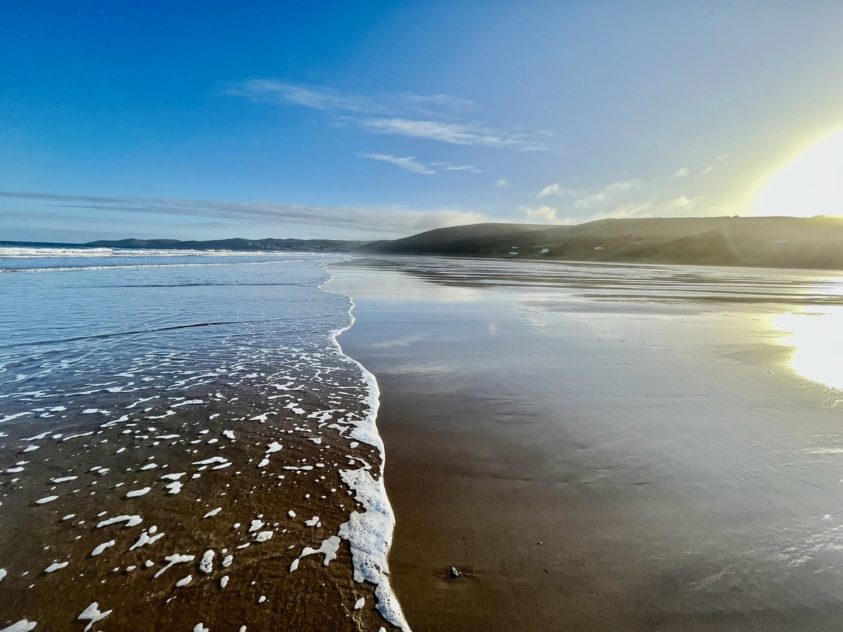 Down in Devon for a couple of days attending a family funeral but managed to tag on a night overlooking the beautiful Woolacombe beach…☀️😎