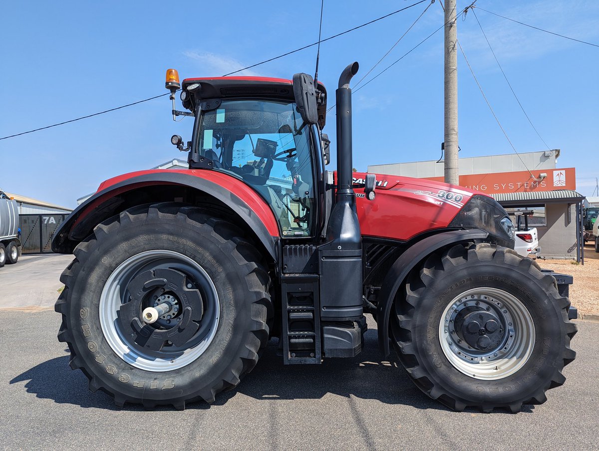 Sometimes bigger is better! Acquired a couple of hundred more horsepower and allot more traction for sandy soils research work 🚜 @kentonp_ag @McbeathTherese