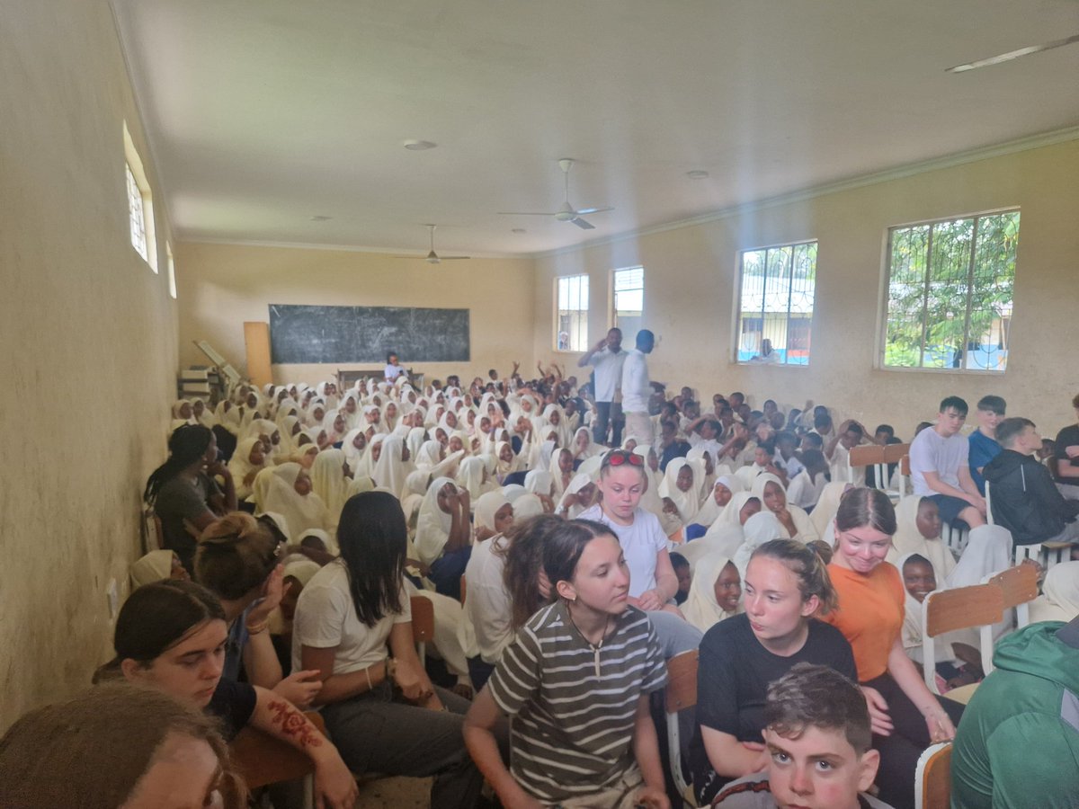 Applemore tweet media