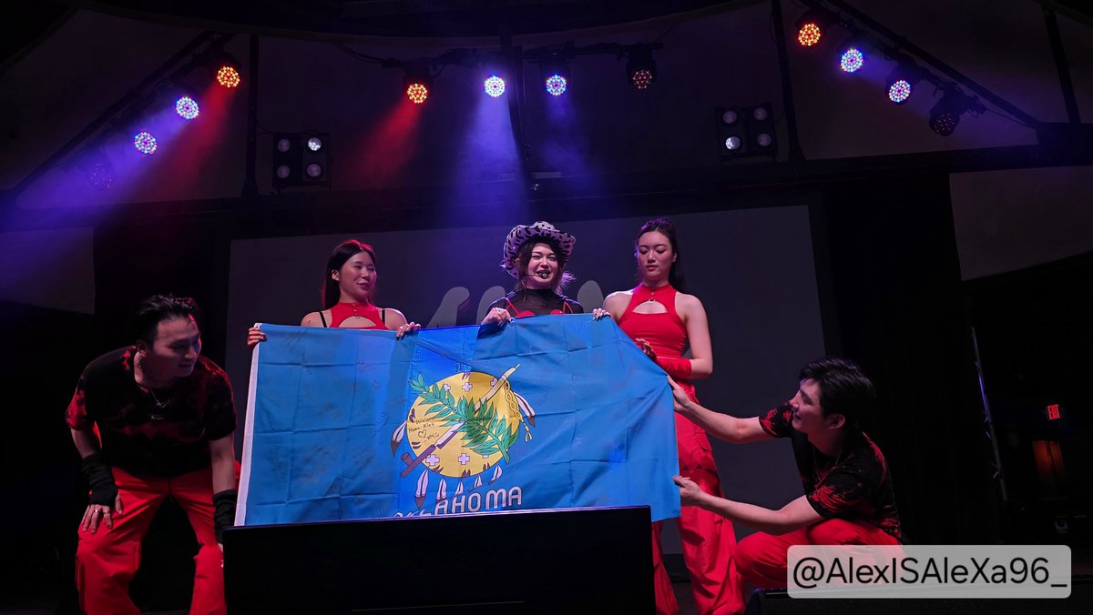 KimSeriUpdates's tweet photo. 📢 #AleXaUpdate @AleXa_ZB 

#AleXainTulsa ✨️💓

#AleXa #알렉사 #sickofyoutour https://t.co/uv1XyBUg65