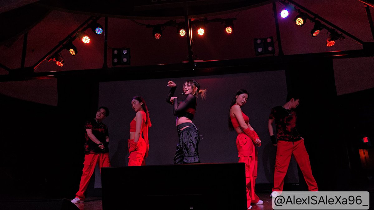 KimSeriUpdates's tweet photo. 📢 #AleXaUpdate @AleXa_ZB 

#AleXainTulsa ✨️💓

#AleXa #알렉사 #sickofyoutour https://t.co/uv1XyBUg65