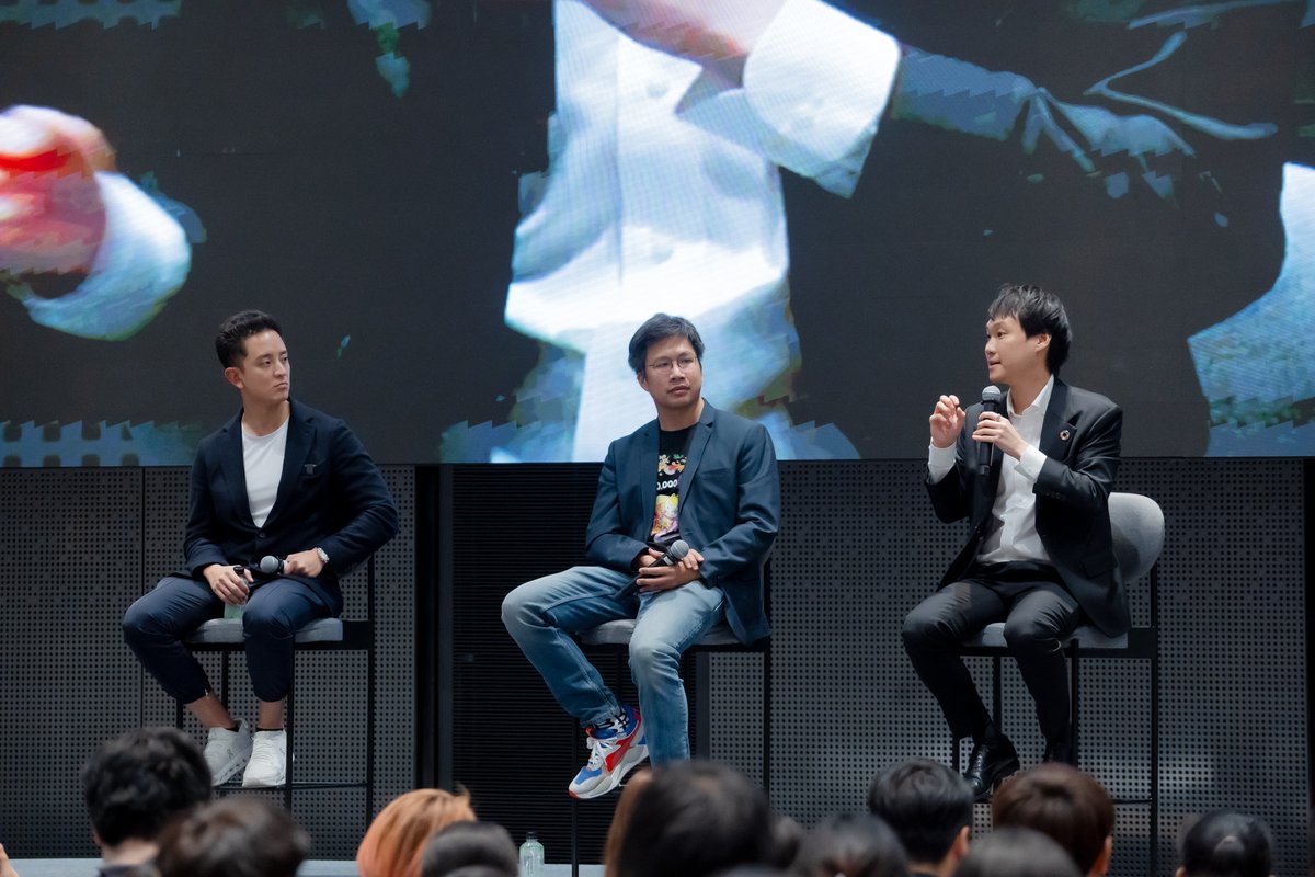 toppjirayut's tweet photo. บรรยากาศงาน Bitkub Meetup 2024 ครั้งที่ 2 ที่ผ่านมา โดยผมได้มีโอกาสเข้าร่วมและแลกเปลี่ยนประสบการณ์ในหัวข้อ "The Halving Month" พร้อมพูดคุยเกี่ยวกับแนวคิดด้านการลงทุนของคนรุ่นใหม่ร่วมกับวิทยากรผู้เชี่ยวชาญด้านการลงทุนคนอื่น ๆ ครับ
#BitkubMeetup2024 #ToppJirayut #ท๊อปจิรายุส https://t.co/k61pok2KIQ