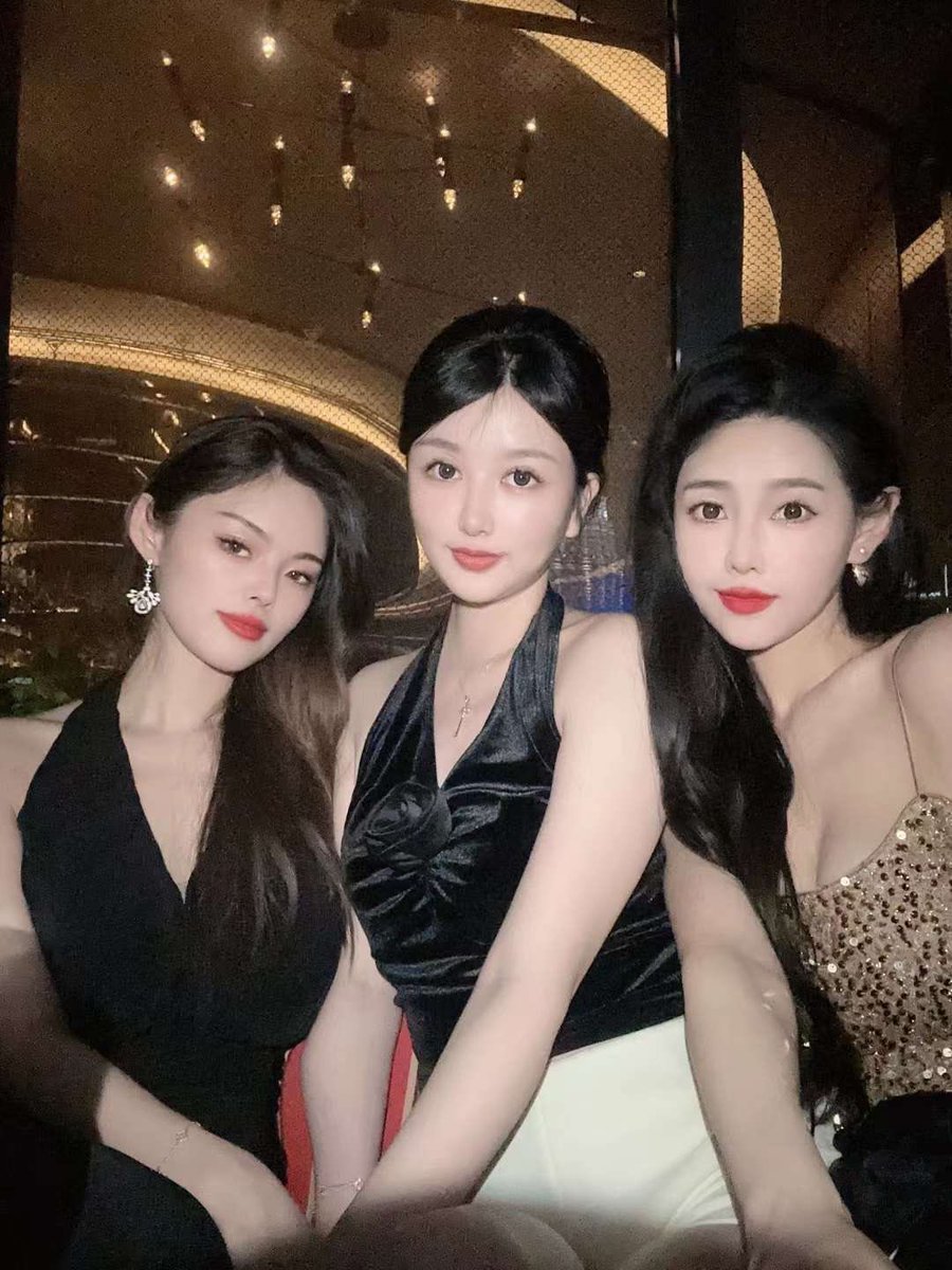 DateLinda's tweet photo. Malaysia 🖤 https://t.co/VqHItzy0qH