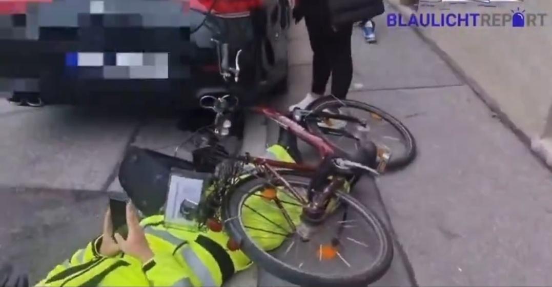 Falls es dich juckt bin grad auf Arbeit zusammengebrochen und joa. Nur wenns dich juckt. Sorry wenn nicht