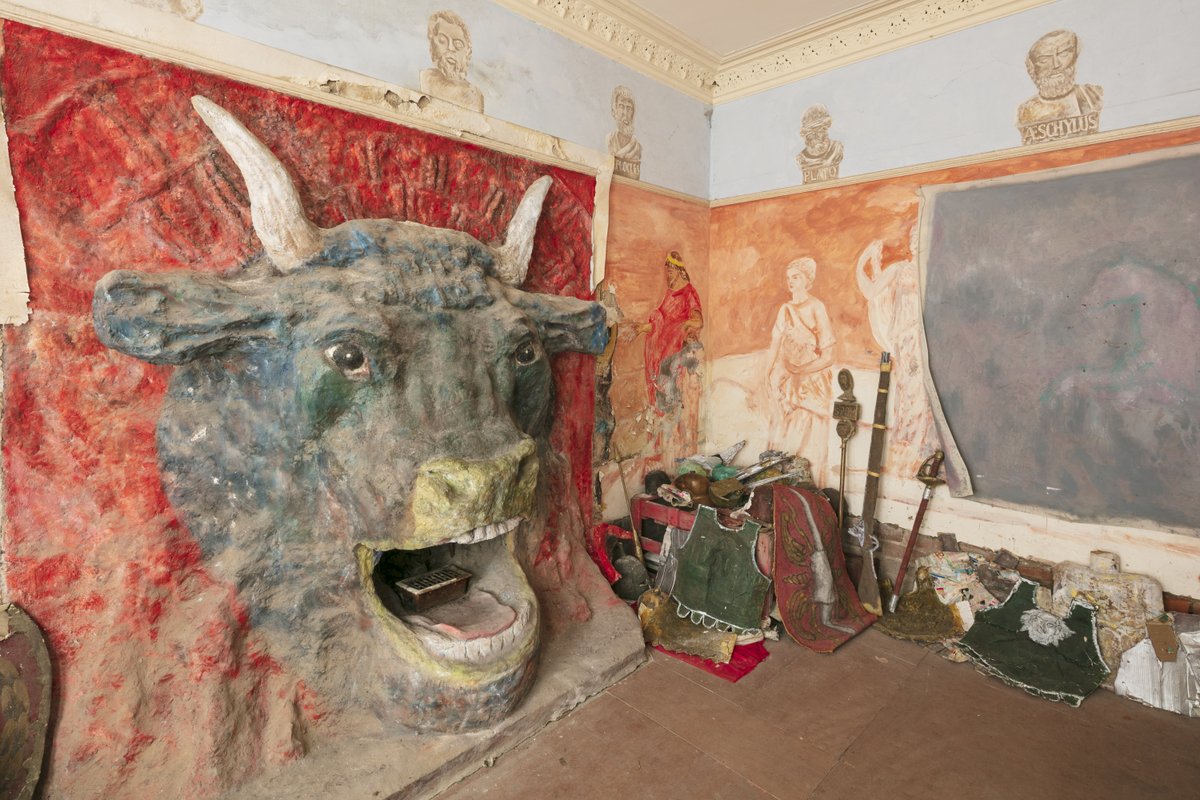 Ron’s Place, Birkenhead’s hidden gem of Outsider Art, has been granted Grade II listing by @DCMS on our advice. 👏 Ron's art was concealed for over 30 years within an unassuming Victorian semi-detached villa. Find out more ➡️ bit.ly/RonsPlaceListed