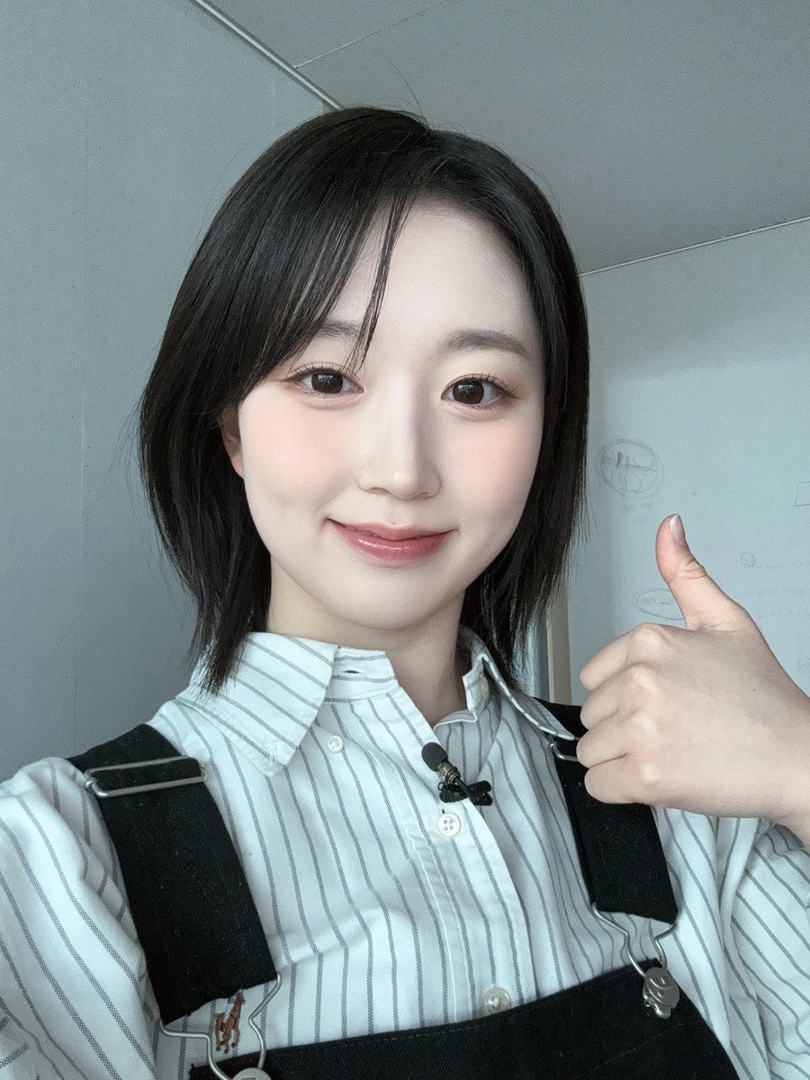 NMIXX_official's tweet photo. [📸] #워크돌

🦺🚧👷😷🏢
🐻‍❄️ https://t.co/G8YGzUKDin

#NMIXX #엔믹스
#해원 #HAEWON https://t.co/yyKsLnaKVg