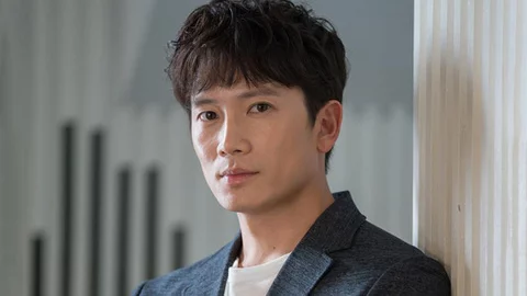 KDramaHandle's tweet photo. #JungYooMin reportedly cast in #JiSung and #JeonMiDo's SBS drama #Connection.

The drama follows an ace detective investigating the death of his friend and the web of connections surrounding it.

Broadcast in 2024. #KwonYul #커넥션 #지성 #전미도 #권율 #정유민 https://t.co/q5cVpKtvMK