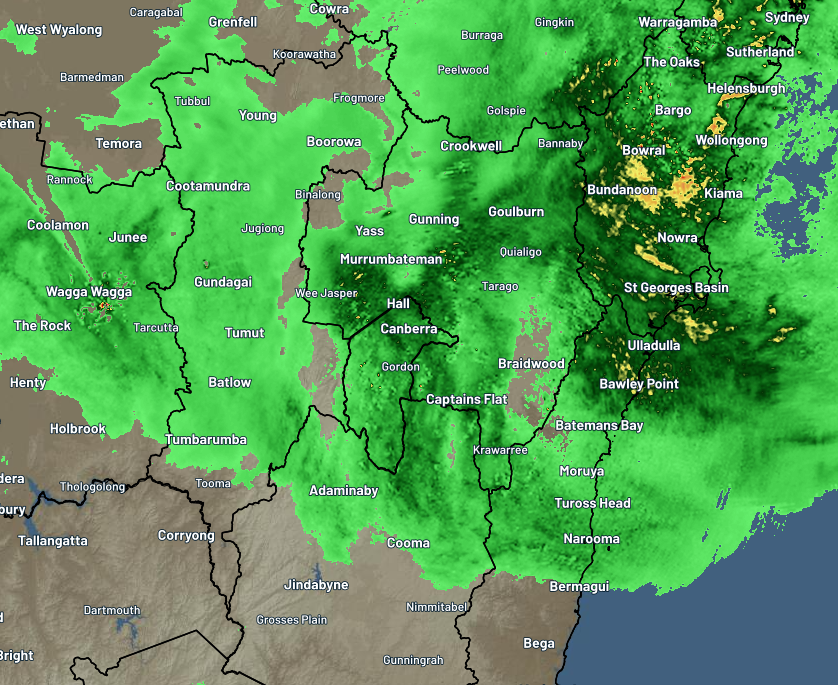 actweatherwatch's tweet photo. 🌧️ Overnight tonight and into Saturday morning, we can expect persistent rain, heavy at times. This is likely to bring between 20mm to 80mm of rain to the #ACT over the next 24 hours. Storms are also possible in #Canberra tomorrow, possibly severe. https://t.co/qVEh6usXaO